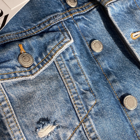 𝗡𝗪𝗧 𝗭𝗮𝗿𝗮 • The Cropped Denim Vest - Picture 10 of 14
